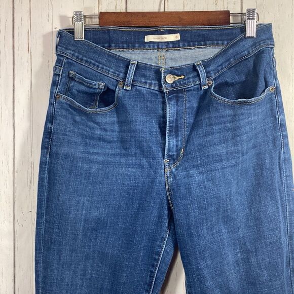 Levis Womens Classic Capri Jeans - Picture 2 of 13